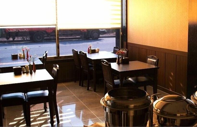 فندق The 7 Business