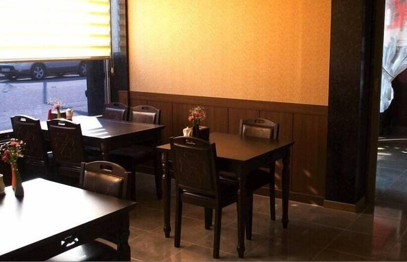 فندق The 7 Business