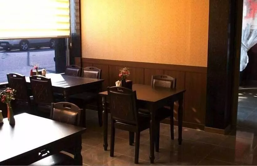 酒店 The 7 Business