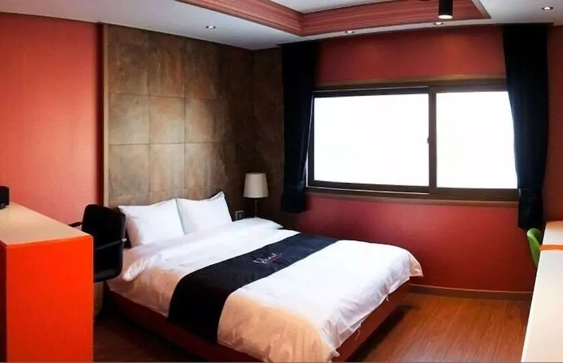 酒店 The 7 Business