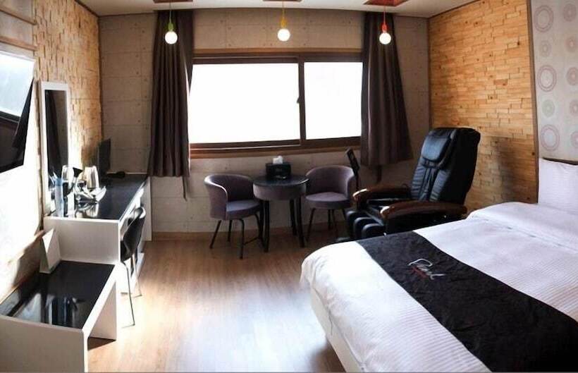 فندق The 7 Business