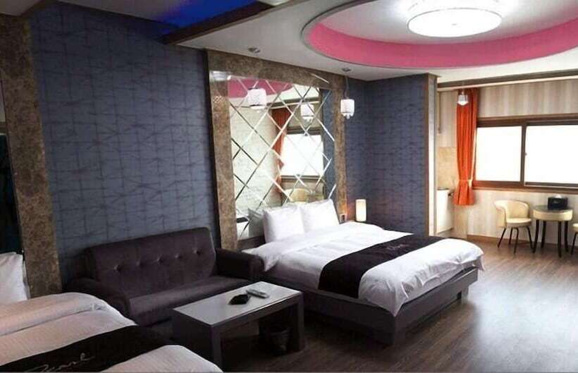 فندق The 7 Business