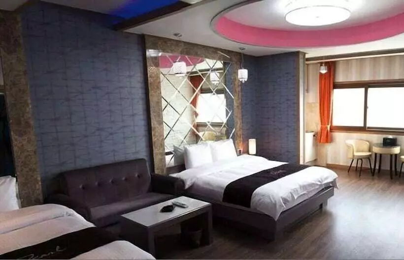 酒店 The 7 Business