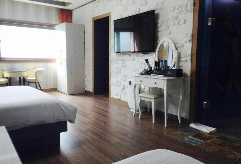 فندق The 7 Business