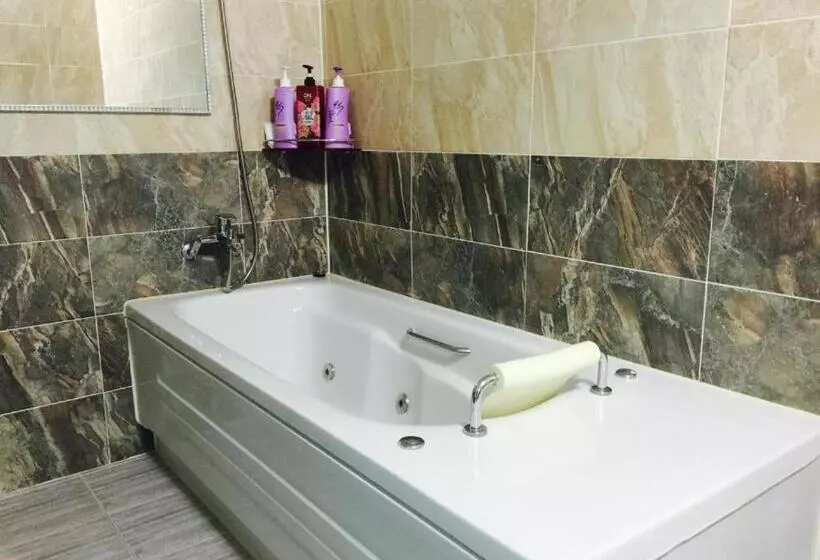 酒店 The 7 Business