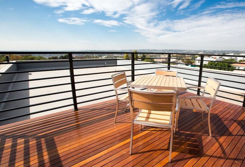 Max Executive Apartments