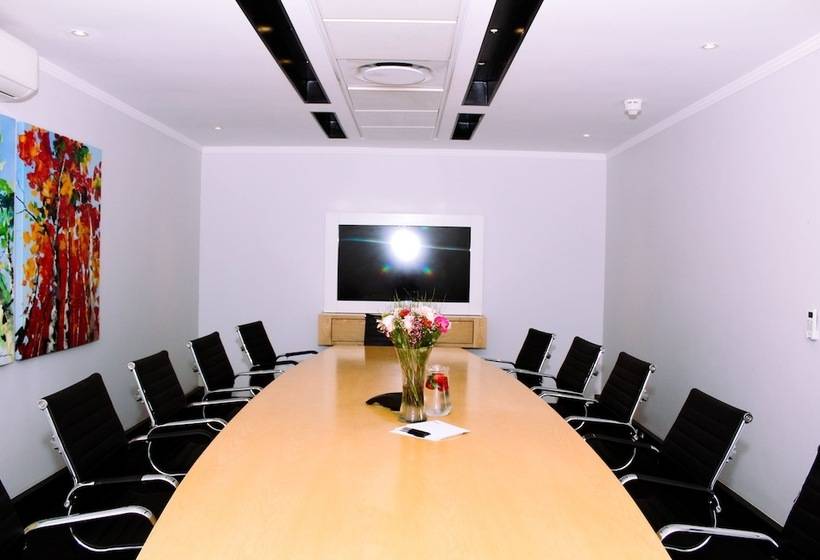 Max Executive Apartments