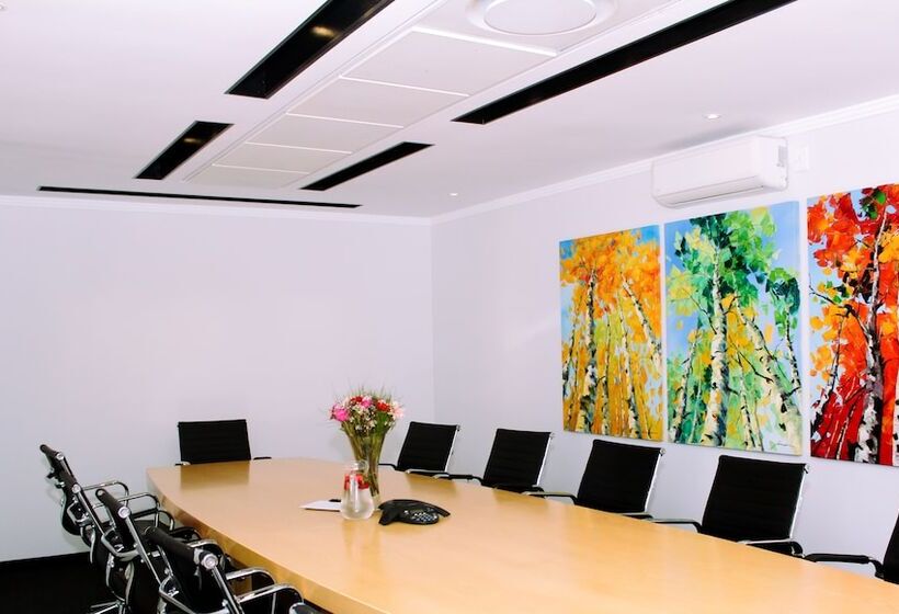 Max Executive Apartments