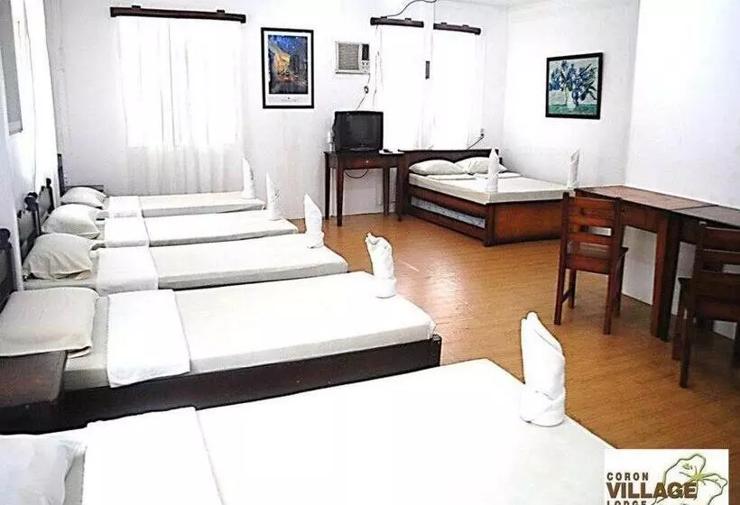 פנסיון Coron Village Lodge