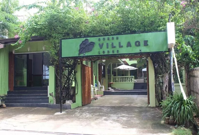פנסיון Coron Village Lodge