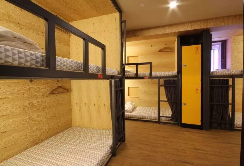 Pension (Hôtel basse catégorie) Indy