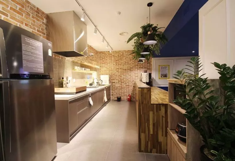 Pension (Hôtel basse catégorie) Indy