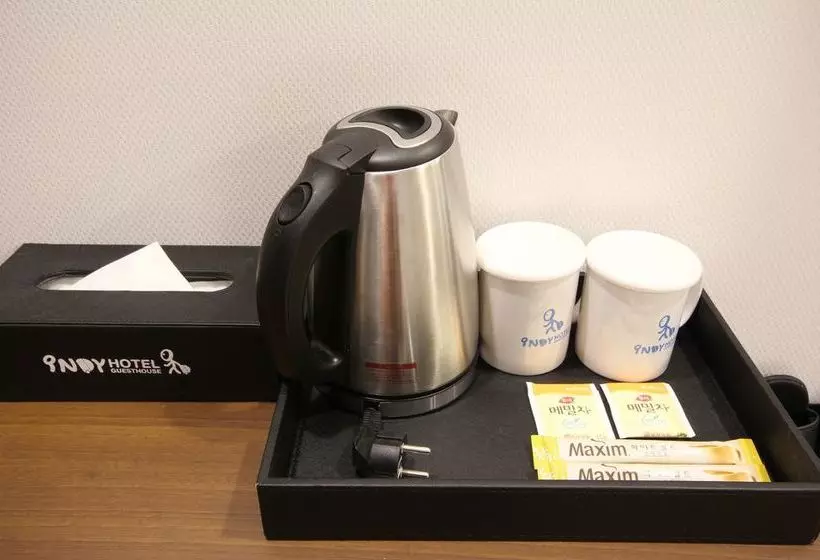 Pension (Hôtel basse catégorie) Indy