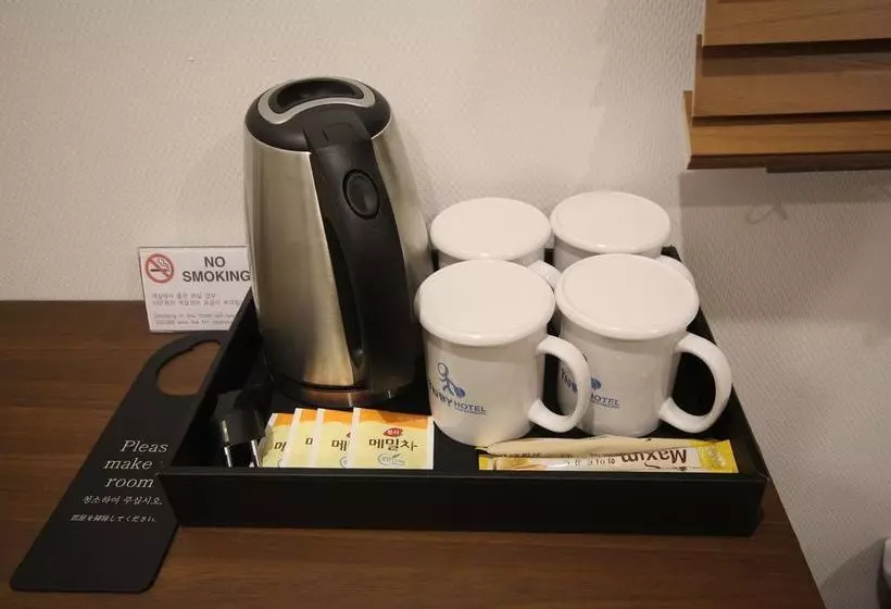 Pension (Hôtel basse catégorie) Indy