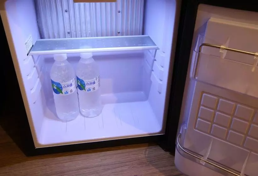 Pension (Hôtel basse catégorie) Indy