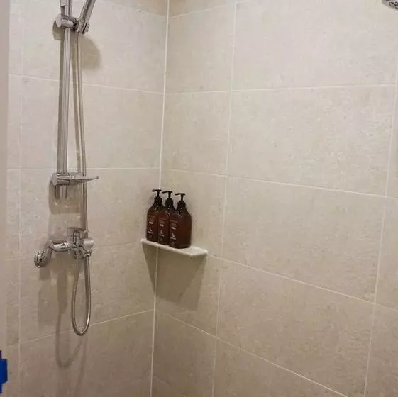 Pension (Hôtel basse catégorie) Indy