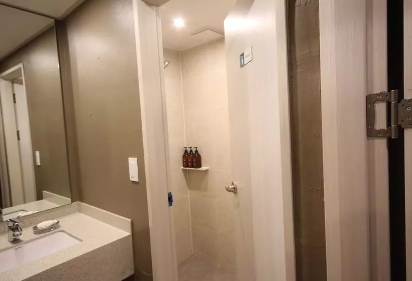 Pension (Hôtel basse catégorie) Indy