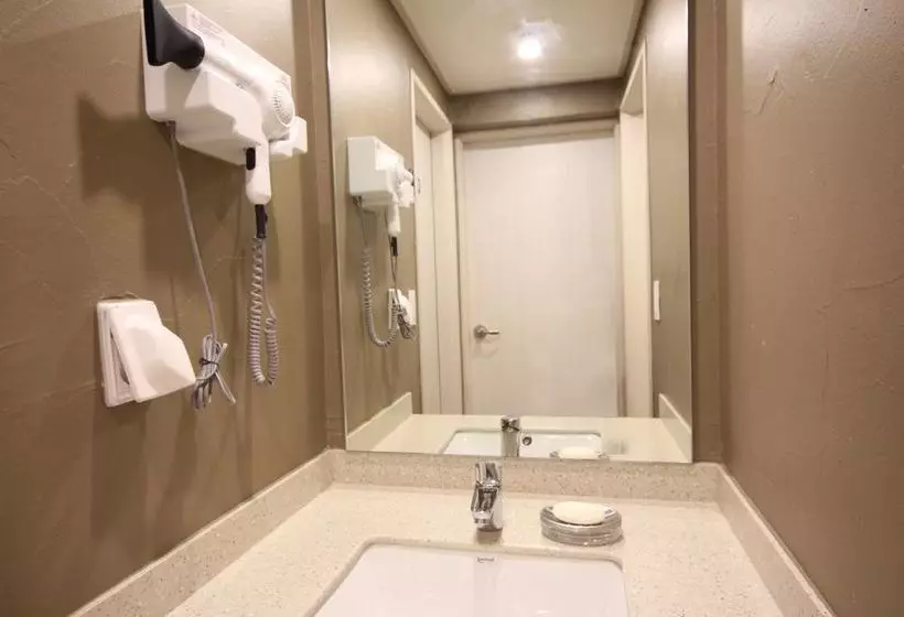 Pension (Hôtel basse catégorie) Indy