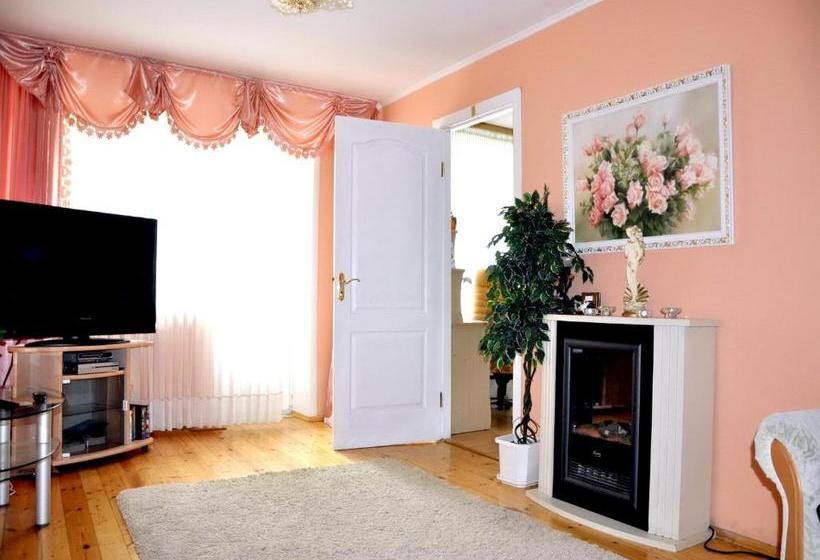 Romantic Lagoon 2 Rooms Apartment Near Metro