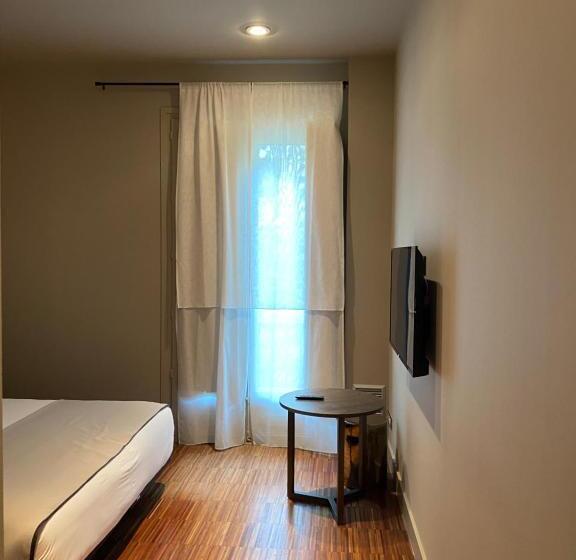 Uma Suites Pau Claris