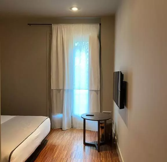 Uma Suites Pau Claris