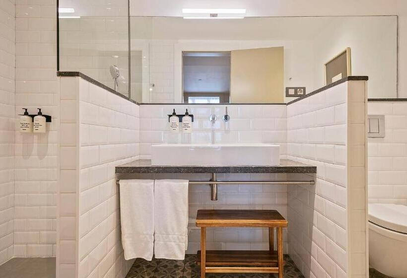 Uma Suites Pau Claris