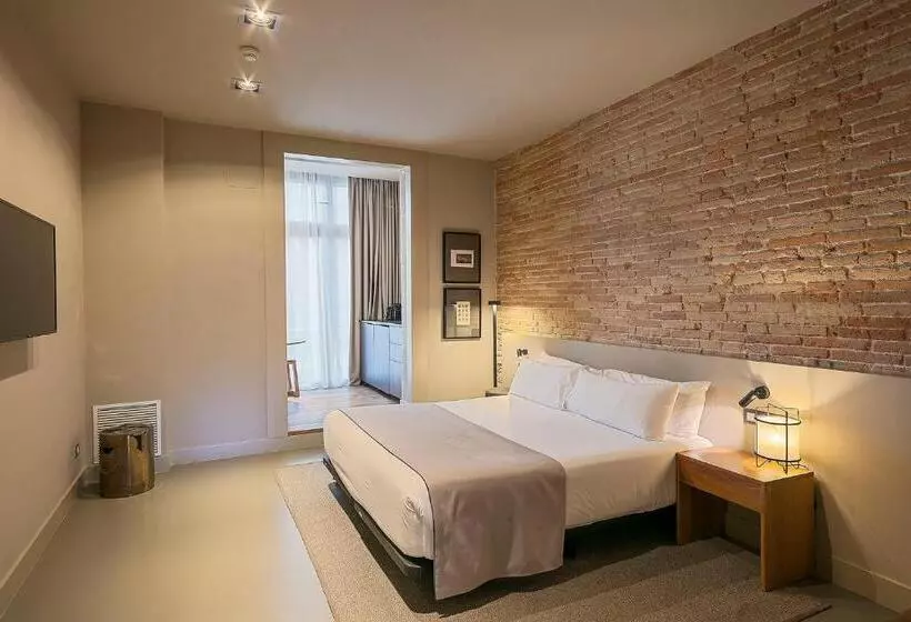 Uma Suites Pau Claris