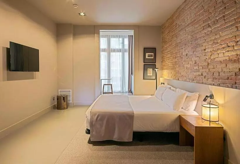 Uma Suites Pau Claris