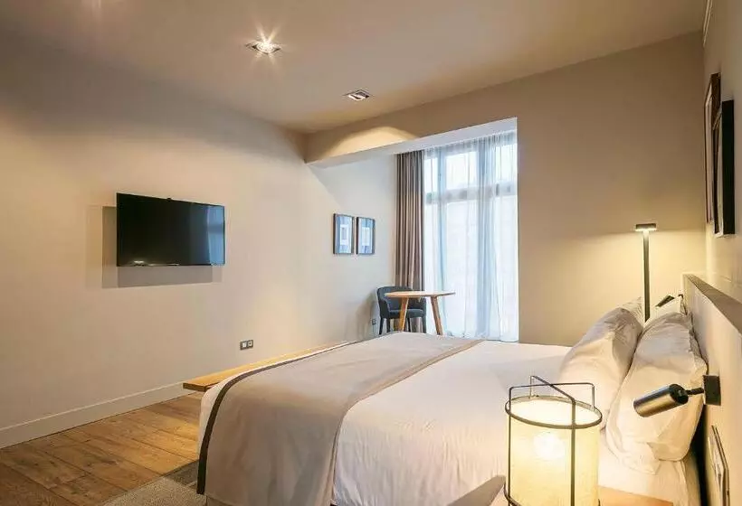 Uma Suites Pau Claris