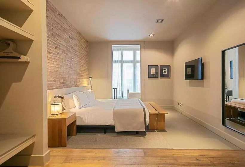 Uma Suites Pau Claris