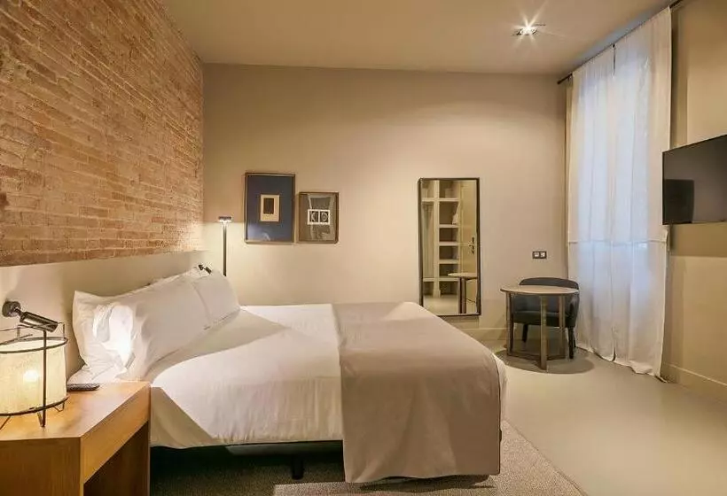 Uma Suites Pau Claris