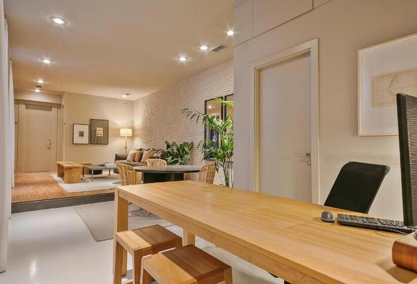 Uma Suites Pau Claris