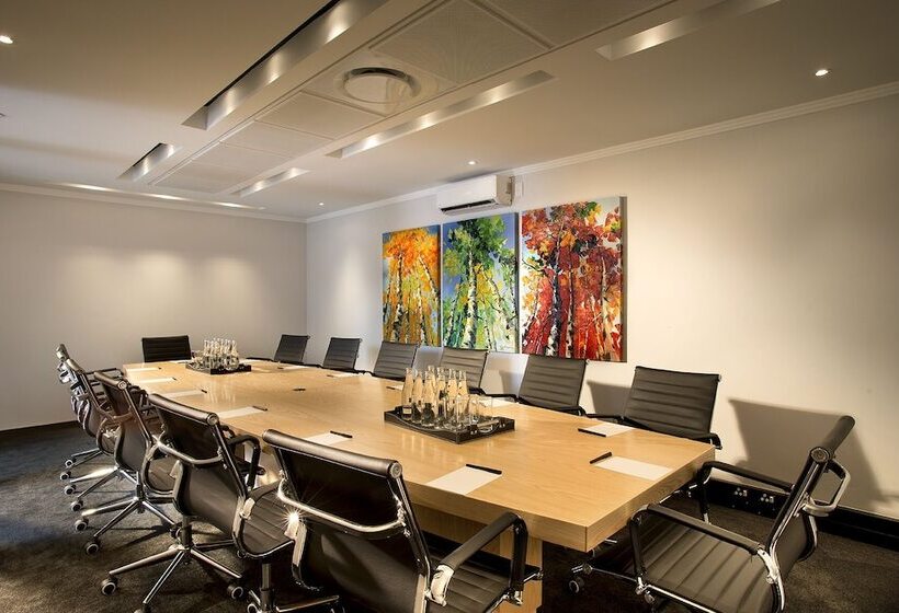 Max Executive Apartments