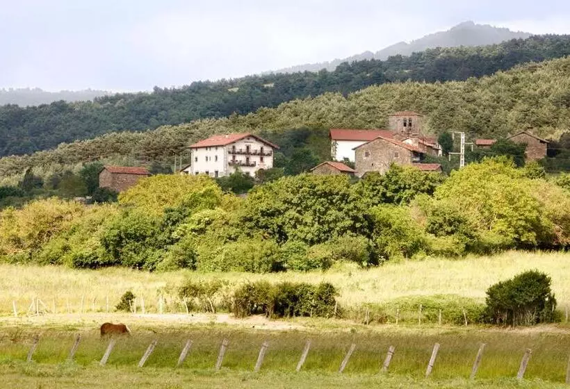 هتل Akerreta