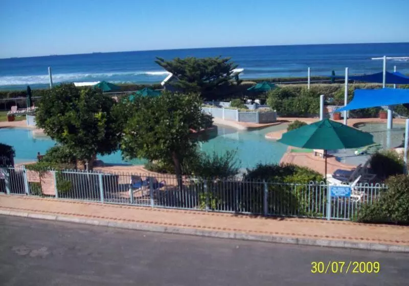 Hotelli Blue Lagoon Beach Resort