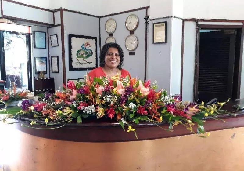 Hotelli De Vos On The Park