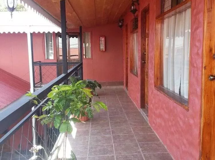 هتل Forest Dreams Manakin