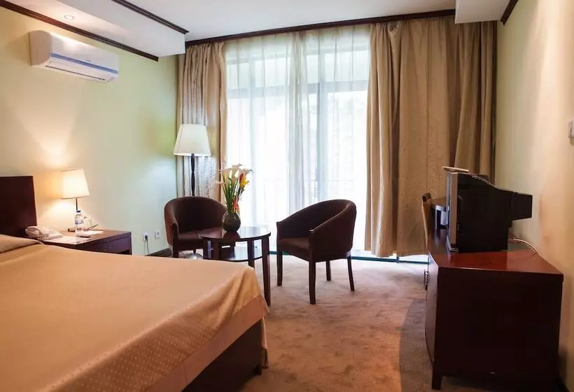 هتل Gorillas Volcanoes