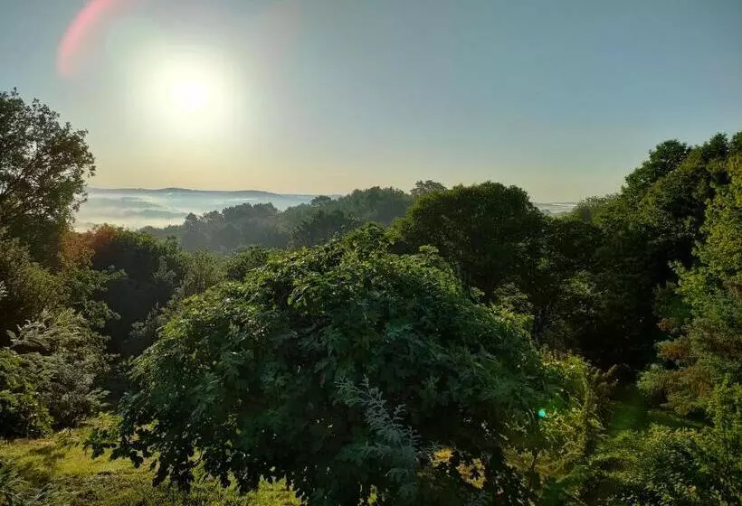 Отель Le Domaine Du Terroir à 5 Minutes Des Grottes De Lascaux