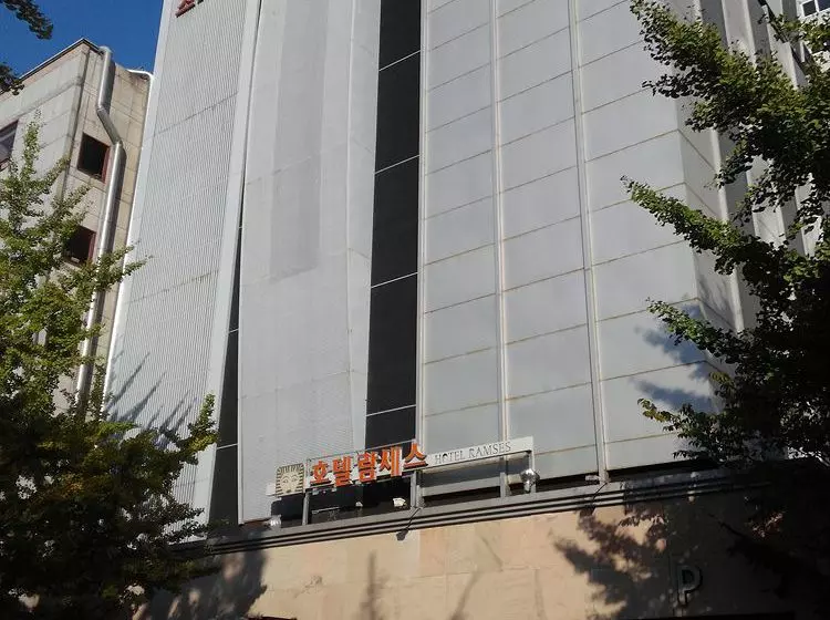 Hôtel Ramses Goyang