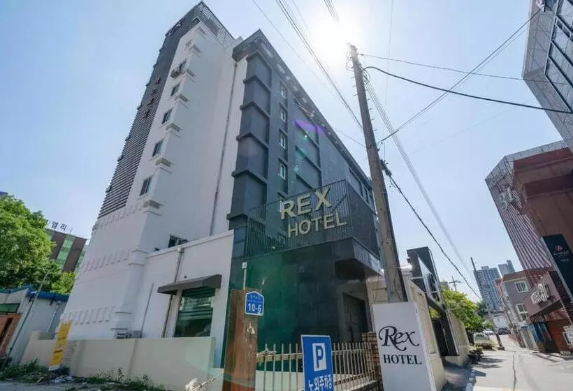 호텔 Rex