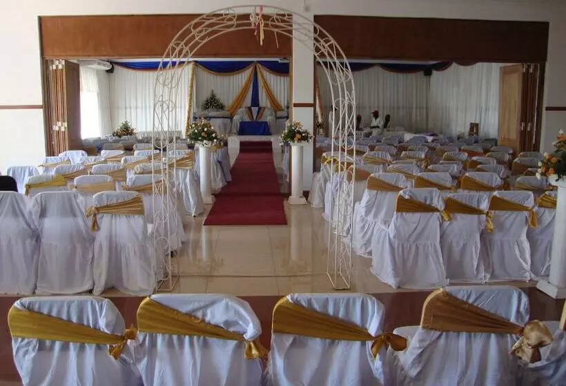 Riverside Hotel And Conference Centre