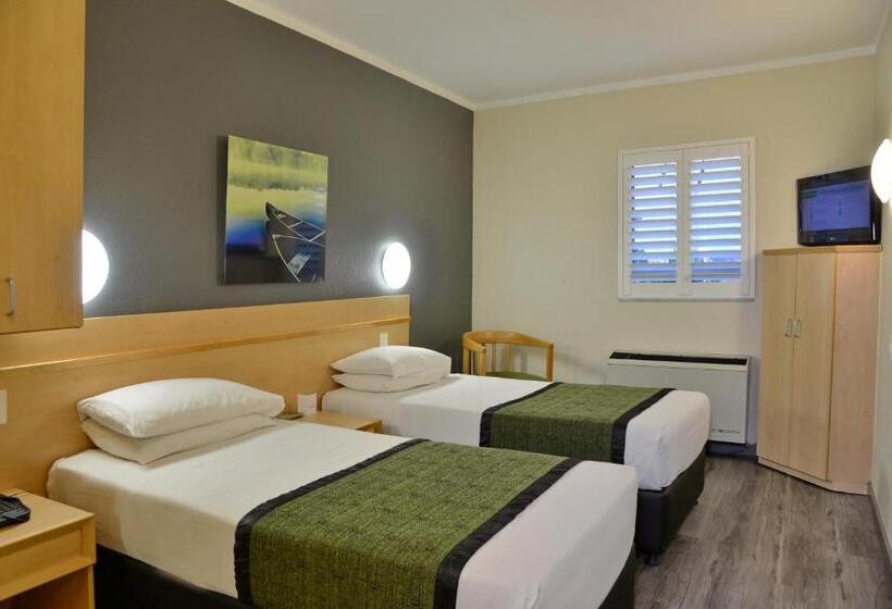 Отель Road Lodge Southgate