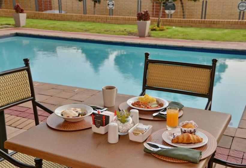 Отель Road Lodge Southgate