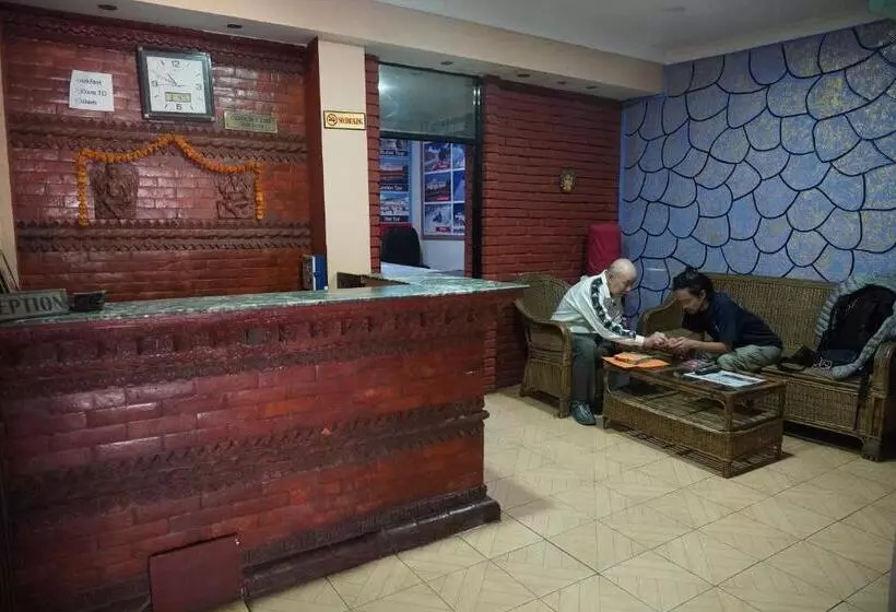 هتل Travelers Home