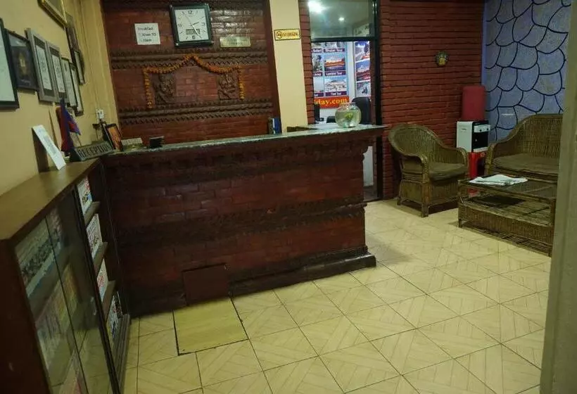 هتل Travelers Home