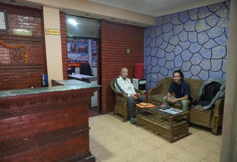 هتل Travelers Home