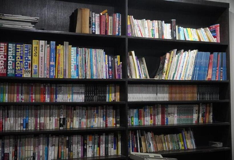 هتل Travelers Home