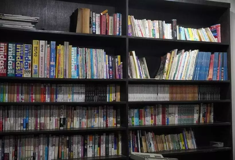 هتل Travelers Home