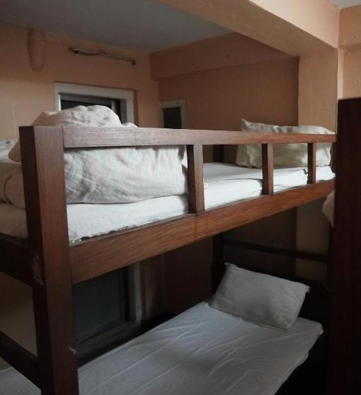 هتل Travelers Home